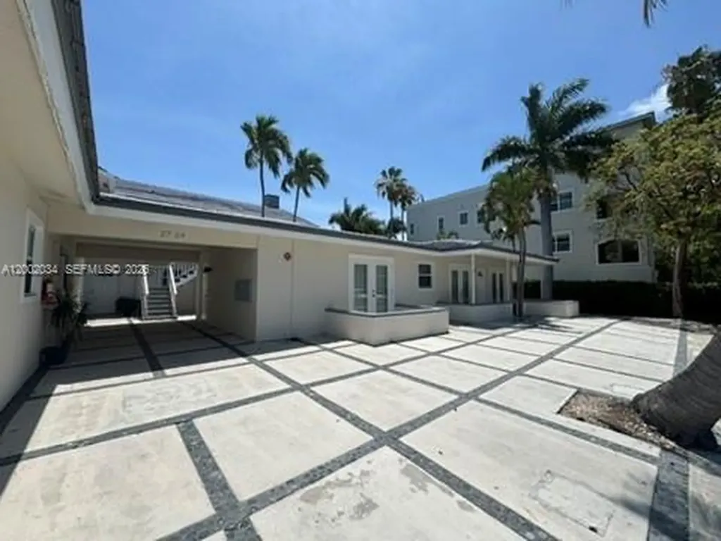 2724 NE 15th Street Fort Lauderdale FL 33304
