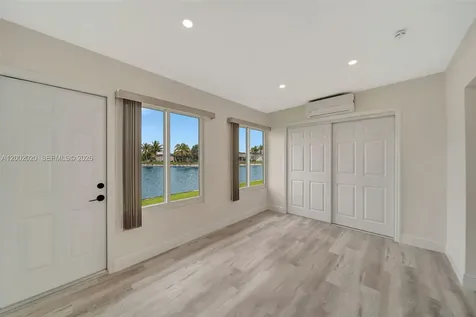 8502 NW 59th Street Tamarac FL 33321
