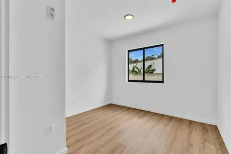 753 NW 30th Street Miami FL 33127