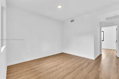 753 NW 30th Street Miami FL 33127