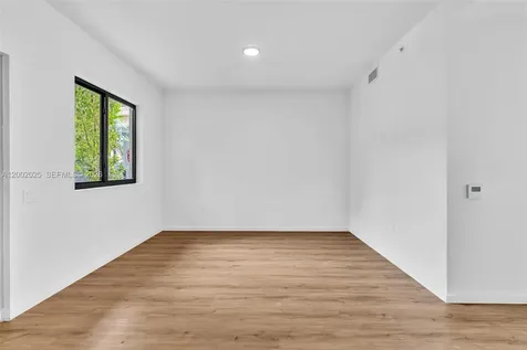 753 NW 30th Street Miami FL 33127