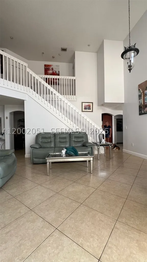 1590 Seagrape Way Hollywood FL 33019
