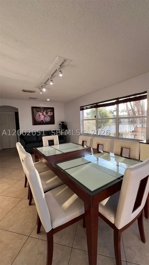1590 Seagrape Way Hollywood FL 33019