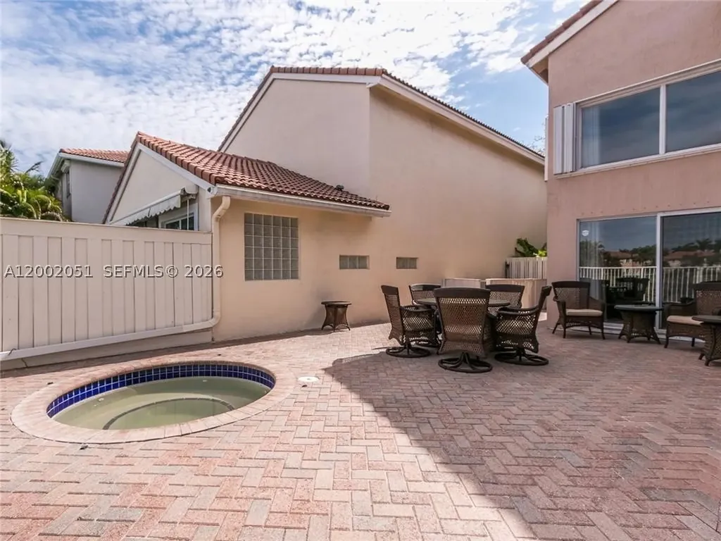 1590 Seagrape Way Hollywood FL 33019