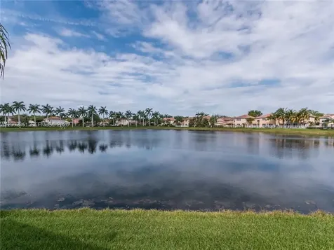 1590 Seagrape Way Hollywood FL 33019