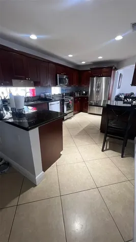 1590 Seagrape Way Hollywood FL 33019