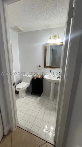 1590 Seagrape Way Hollywood FL 33019