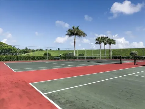 1590 Seagrape Way Hollywood FL 33019