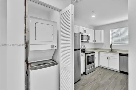 584 NW 35th Street Miami FL 33127