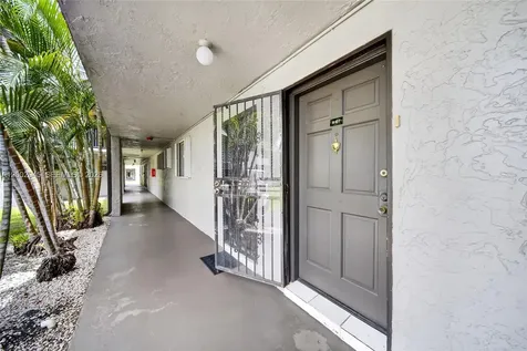 130 NW 87th Avenue Miami FL 33172