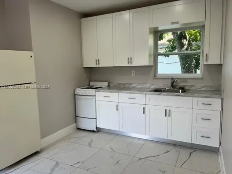 922 NW 2nd Street Miami FL 33128