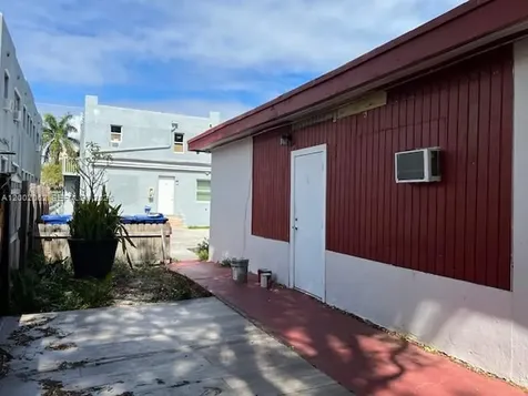 922 NW 2nd Street Miami FL 33128