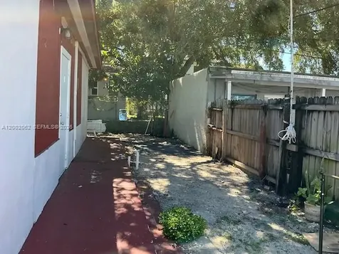 922 NW 2nd Street Miami FL 33128