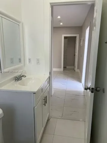 922 NW 2nd Street Miami FL 33128