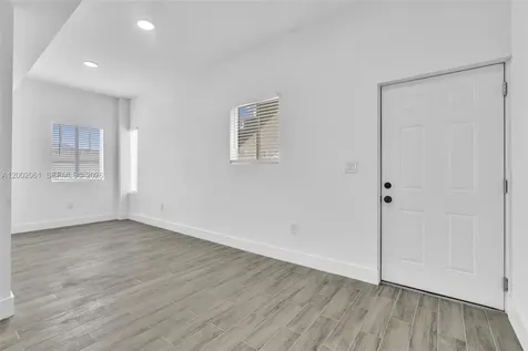 584 NW 35th Street Miami FL 33127