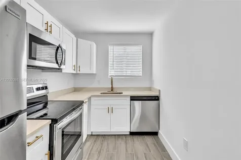584 NW 35th Street Miami FL 33127