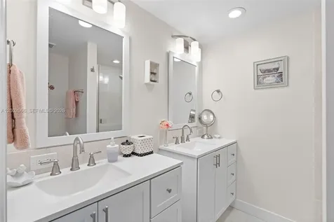 7124 71st Way West Palm Beach FL 33407