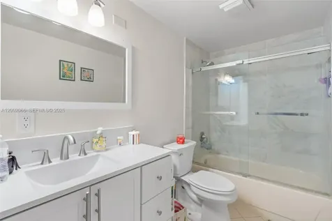 7124 71st Way West Palm Beach FL 33407
