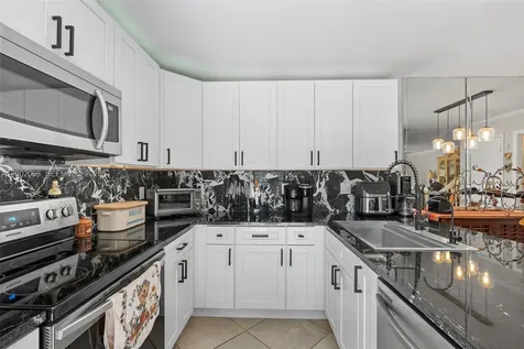 7124 71st Way West Palm Beach FL 33407