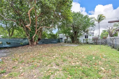 1810 NW 47th Street Miami FL 33142