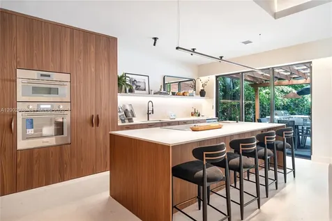 1735 Michigan Avenue Miami Beach FL 33139