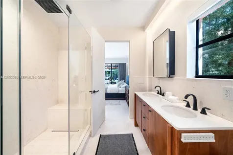 1735 Michigan Avenue Miami Beach FL 33139