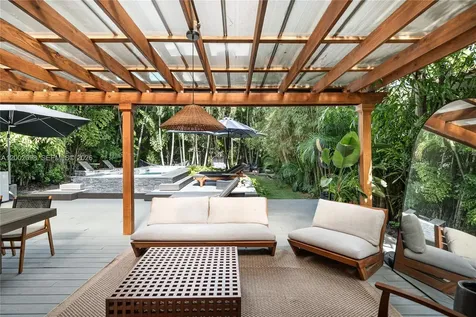 1735 Michigan Avenue Miami Beach FL 33139
