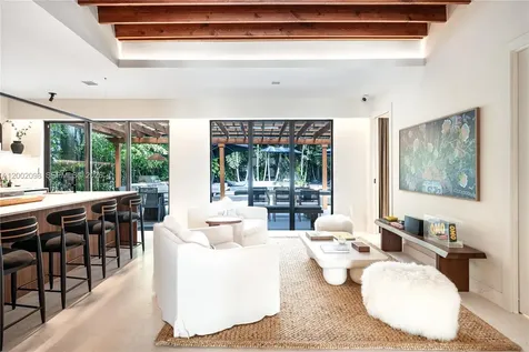 1735 Michigan Avenue Miami Beach FL 33139
