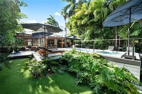 1735 Michigan Avenue Miami Beach FL 33139