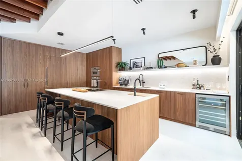 1735 Michigan Avenue Miami Beach FL 33139