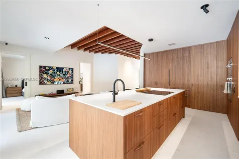 1735 Michigan Avenue Miami Beach FL 33139