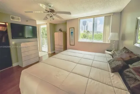 18000 N Bay Road Sunny Isles Beach FL 33160
