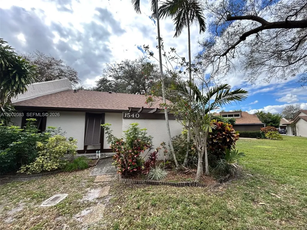 1540 NW 98th Terrace Pembroke Pines FL 33024