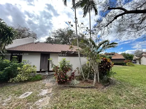 1540 NW 98th Terrace Pembroke Pines FL 33024