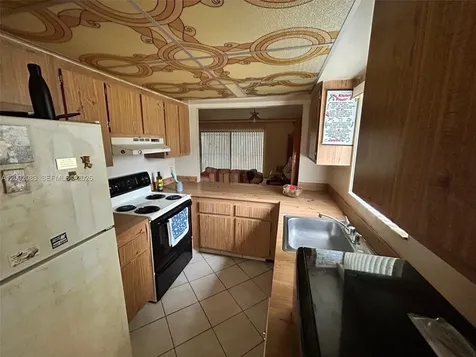 1540 NW 98th Terrace Pembroke Pines FL 33024
