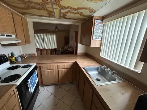 1540 NW 98th Terrace Pembroke Pines FL 33024
