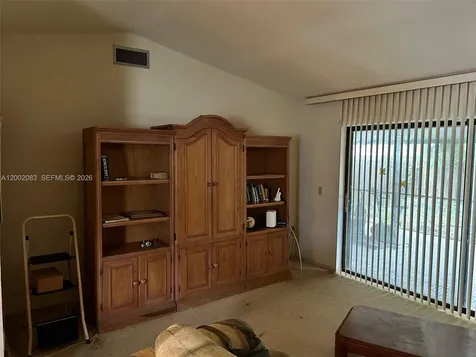 1540 NW 98th Terrace Pembroke Pines FL 33024