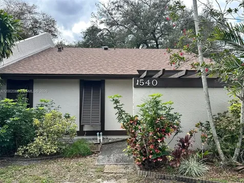 1540 NW 98th Terrace Pembroke Pines FL 33024