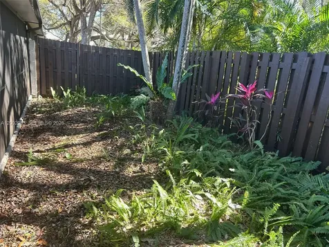 1540 NW 98th Terrace Pembroke Pines FL 33024