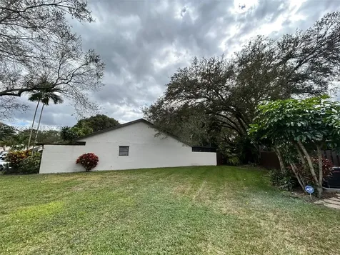 1540 NW 98th Terrace Pembroke Pines FL 33024