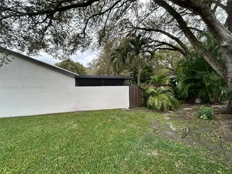 1540 NW 98th Terrace Pembroke Pines FL 33024