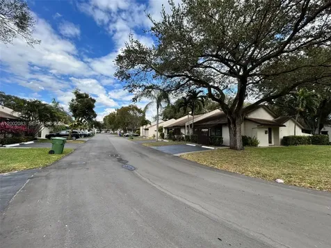 1540 NW 98th Terrace Pembroke Pines FL 33024