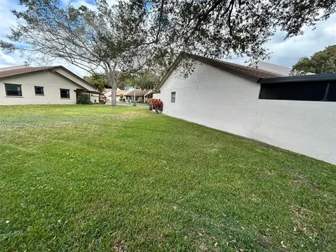 1540 NW 98th Terrace Pembroke Pines FL 33024