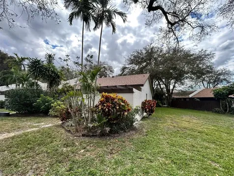 1540 NW 98th Terrace Pembroke Pines FL 33024