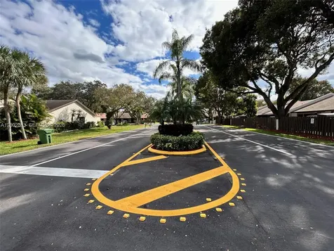1540 NW 98th Terrace Pembroke Pines FL 33024