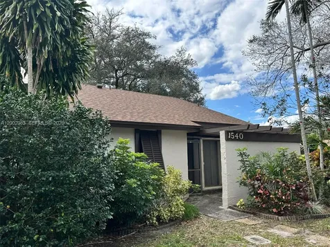 1540 NW 98th Terrace Pembroke Pines FL 33024