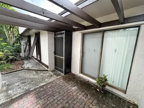 1540 NW 98th Terrace Pembroke Pines FL 33024