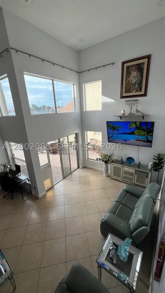 1590 Seagrape Way Hollywood FL 33019