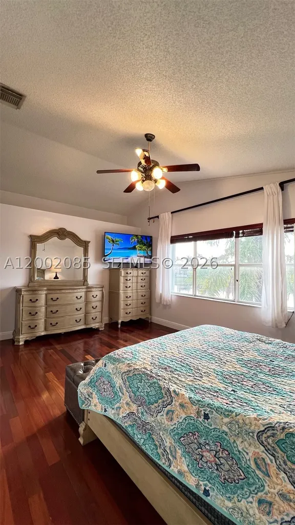 1590 Seagrape Way Hollywood FL 33019