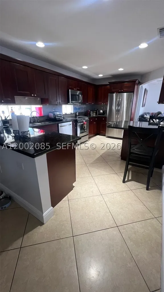 1590 Seagrape Way Hollywood FL 33019